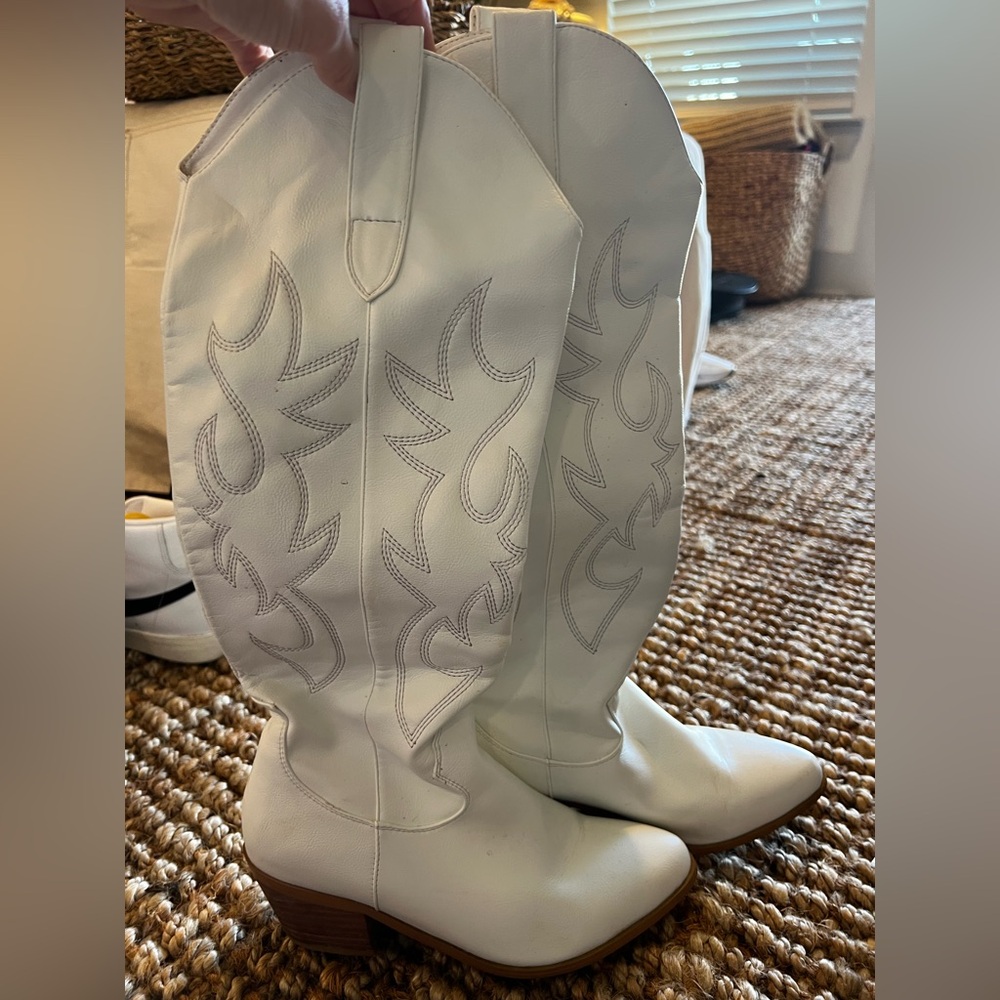 White Western-Style Women's Boots